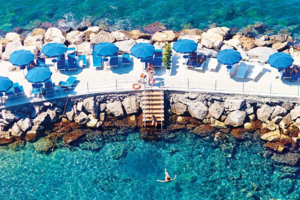 Spiaggia solarium Marina grande Sorrento