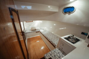 Good Life - Selequa Charter 4