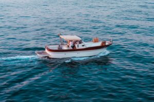 selequa - Good Life skipper Charter Nautico Capri Sorrento Amalfi Positano 3